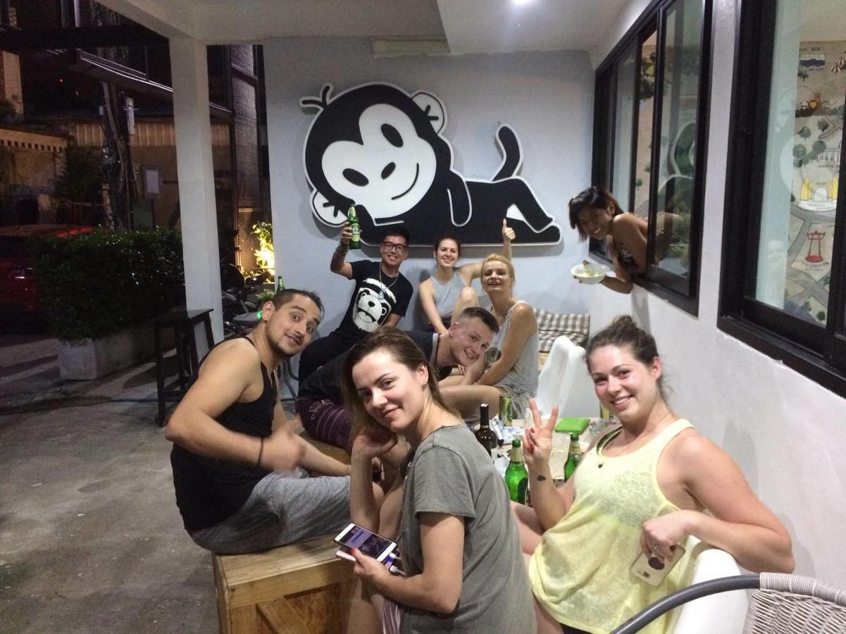 MonkeyNap Hostel Bangkok Exterior foto