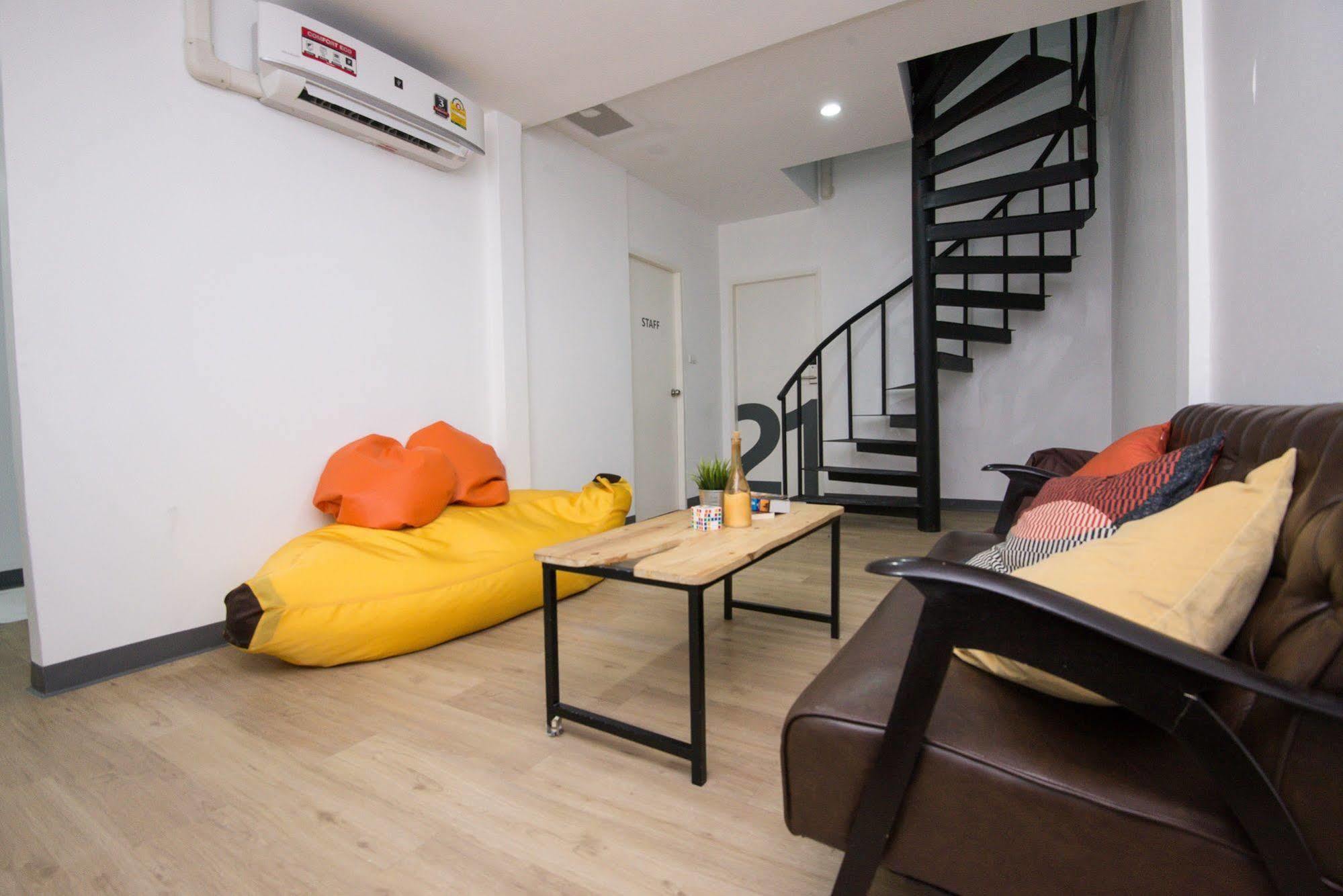 MonkeyNap Hostel Bangkok Exterior foto